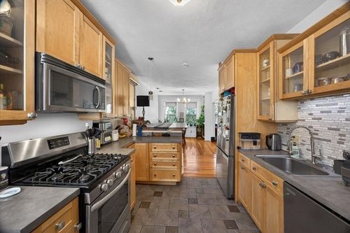 1-23 Netherlands Rd, Brookline, MA, 02445-5406 | Card Image