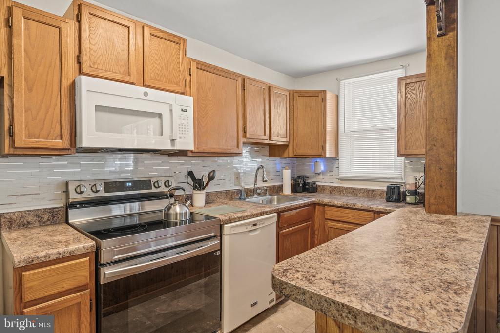 Residential Lease in SHARON HILL 4