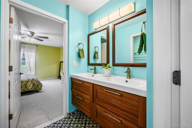 Full Bath | Image 37