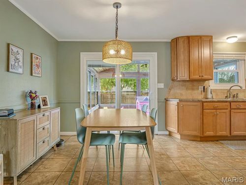 1005 Daniel Dr, Maryville, IL, 62062-5792 | Card Image