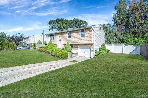 101 Elmwood Ave, Selden, NY, 11784-2911 | Card Image