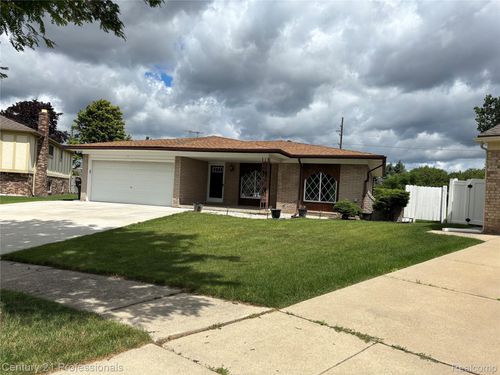 38986 Cottonwood Ct, Sterling Heights, MI, 48310-3140 | Card Image