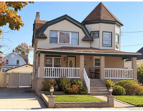 49 Nassau Ave, Freeport, NY, 11520-5541 | Card Image