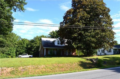 183 E Aiken Rd, Eden, NC, 27288-2201 | Card Image