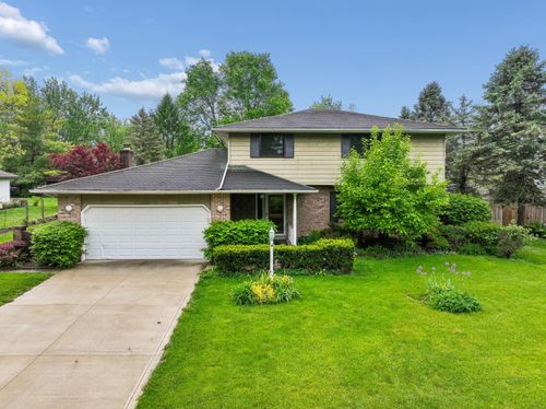 6169 Meadow Wood Ln, Columbus, OH, 43228-9740 | Card Image