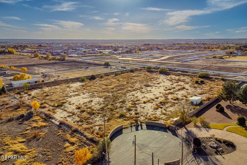 818 Smokey Ridge Ct, El Paso, TX, 79932-4008 | Card Image