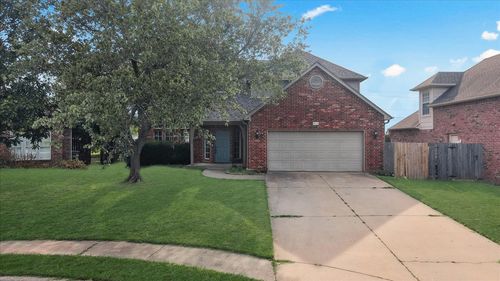 819 Douglas St, Jenks, OK, 74037-3814 | Card Image
