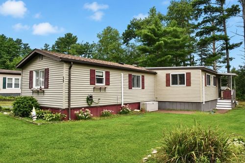 39 Pipers Way, Carver, MA, 02330-1625 | Card Image