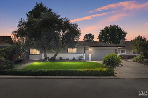 3321 Jade Ave, Bakersfield, CA, 93306-3819 | Card Image
