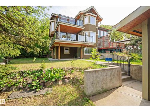 9652 86 Ave Nw, Edmonton, AB, T6C1J9 | Card Image