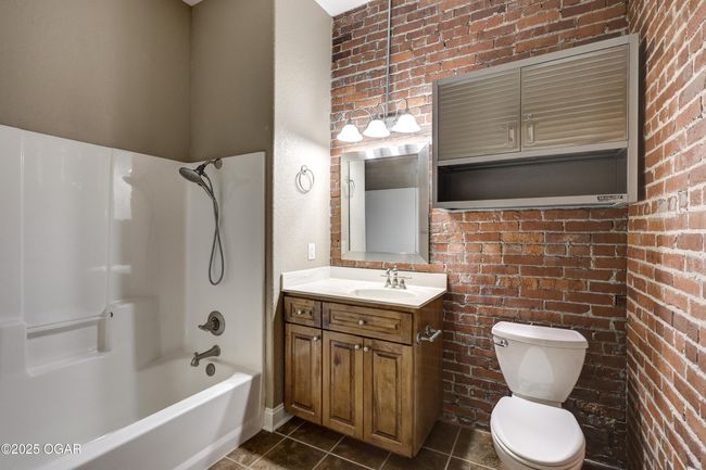 403 - 214 E 4 Th St, Condo with 2 bedrooms, 2 bathrooms and null parking in Joplin MO | Image 19