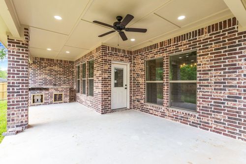 300 Long Leaf St, Silsbee, TX, 77656-1216 | Card Image