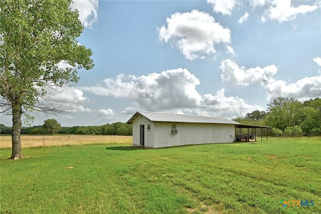 Apartment/hunting cabin | Image 38