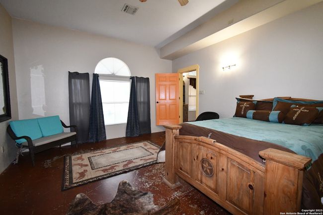 8389 E Loop 1604 S, House other with 5 bedrooms, 5 bathrooms and null parking in Adkins TX | Image 47
