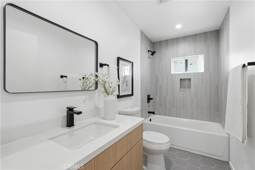 Residential Lease in Los Angeles 2