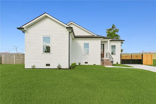 200 Perrin Dr, Arabi, LA, 70032-1845 | Card Image