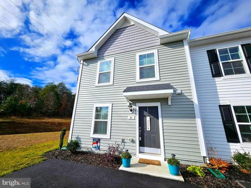 44 Scrub Pine Ct, BUNKER HILL, WV, 25413-3634 | Card Image