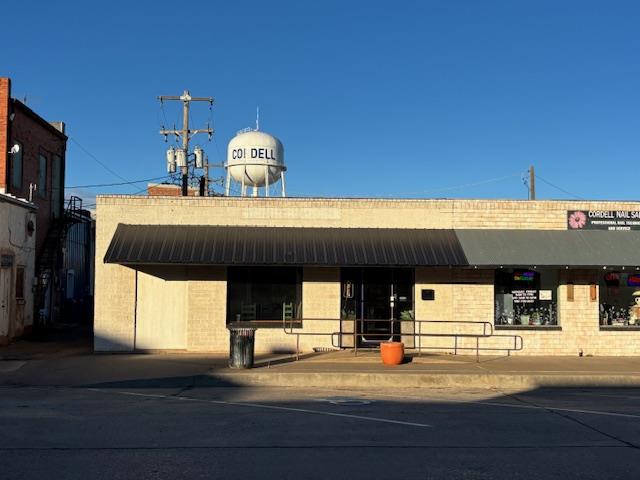 112 N Market St, Cordell, OK 73632