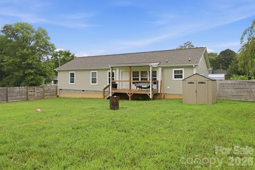417 Glover Street, Hendersonville, NC, 28792 | Card Image