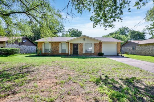 1309 East St, Graham, TX, 76450-4218 | Card Image