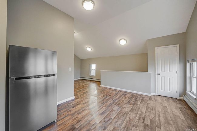 2 - 158 Oldfield Ave, Condo with 3 bedrooms, 2 bathrooms and null parking in Amityville NY | Image 9