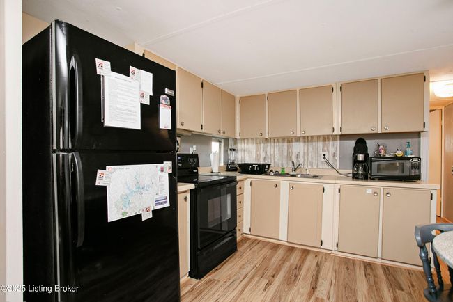 217 - 205217 Thomason Rd, House other with 4 bedrooms, 2 bathrooms and null parking in Clarkson KY | Image 14