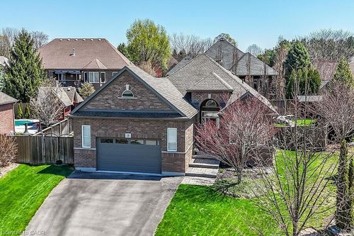 19 Lampman Drive, Fenwick, ON, L0S1C0 | Card Image
