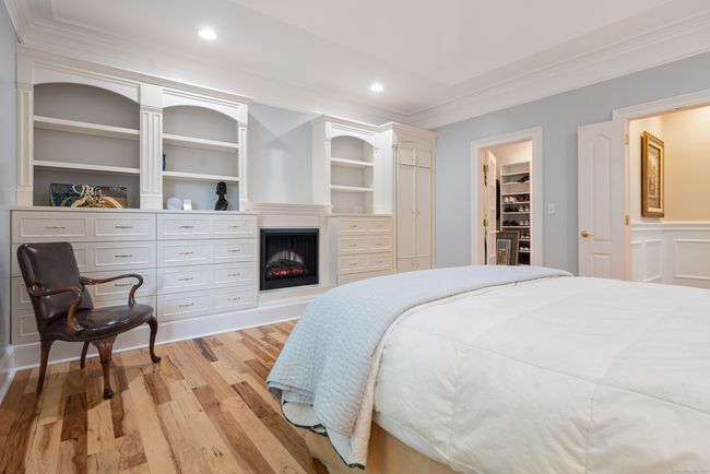 Primary Bedroom with Walk-In Closet and En-Suite Bath | Image 15
