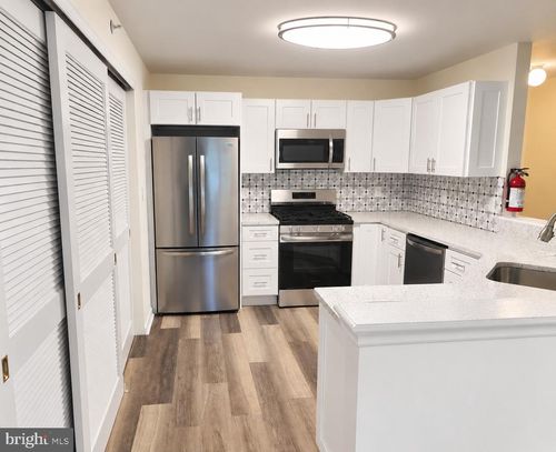 938 Pine Valley Ct, LITTLE EGG HARBOR TWP, NJ, 08087-3077 | Card Image