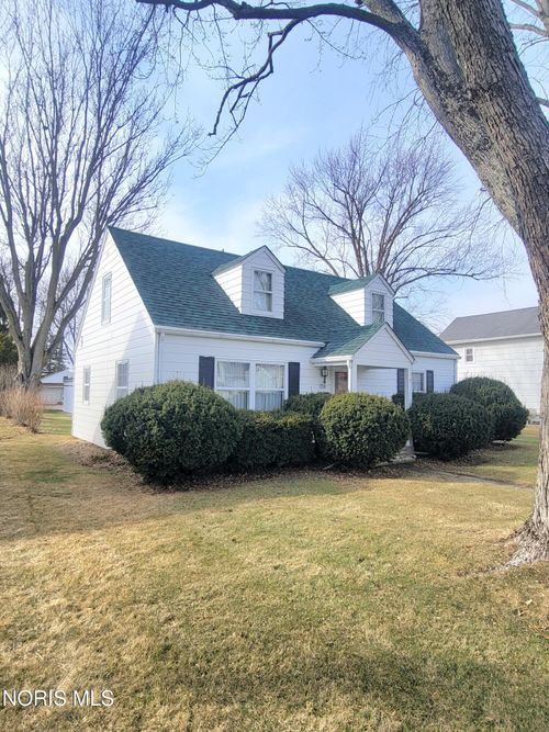 1216 Main St, Genoa, OH, 43430-1426 | Card Image