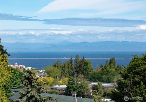 1813 E 3rd St, Port Angeles, WA, 98362-4911 | Card Image