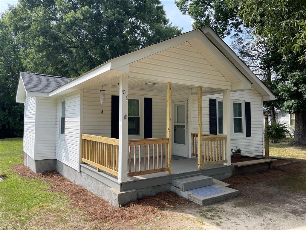 Johnsontown Rd, Thomasville, NC 27360