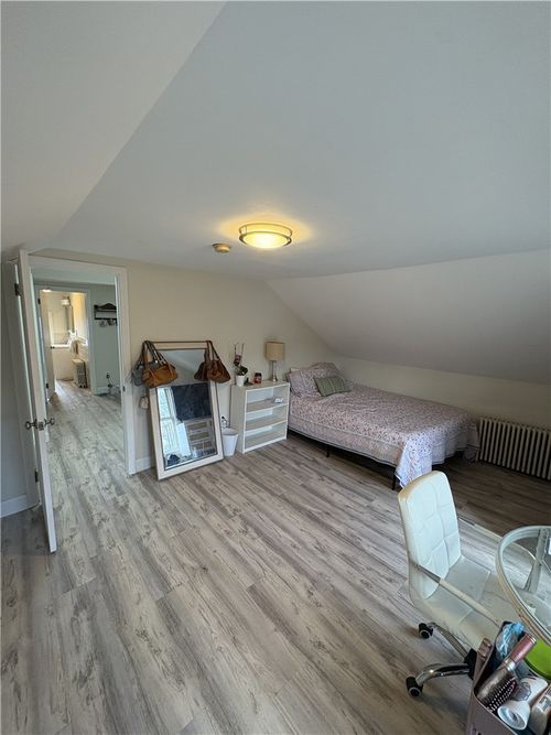 3-8 Bridge St, Newport, RI, 02840-5202 | Card Image