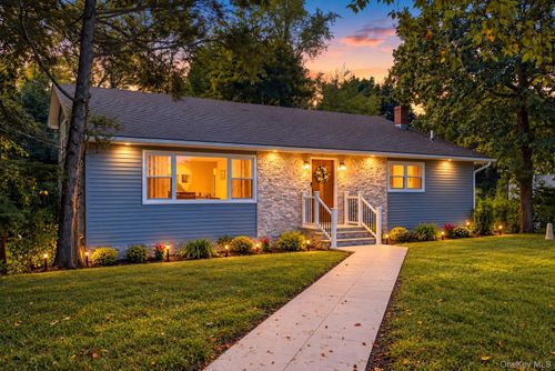 24 Edinburgh Rd, Middletown, NY, 10941-1744 | Card Image