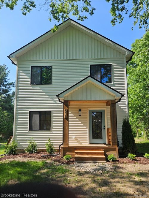 510 Alpeana St, Auburn Hills, MI, 48326-1120 | Card Image