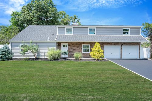 47 Iroquois Ave, Selden, NY, 11784-3814 | Card Image