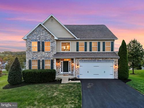 1404 Crest Way, YORK, PA, 17403-9102 | Card Image