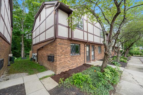 3033 Highcliff Court, Columbus, OH, 43231 | Card Image