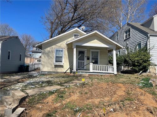 2100 W 48th St, Westwood, KS, 66205-1905 | Card Image