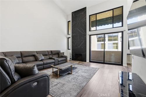 unit-302-5310 Zelzah Ave, Encino, CA, 91316-2276 | Card Image