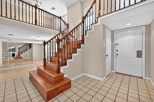 1535 Beaconshire Rd, Houston, TX, 77077-3844 | Card Image