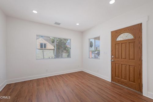 121 S Lotus Ave, Pasadena, CA, 91107-4507 | Card Image
