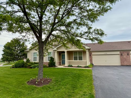 16333 Crescent Lake Dr, Crest Hill, IL, 60403-1644 | Card Image