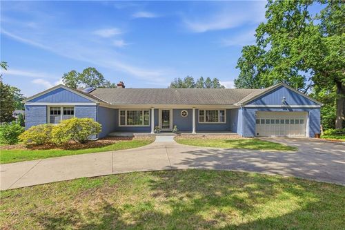 8406 Ensley Ln, Leawood, KS, 66206-1444 | Card Image
