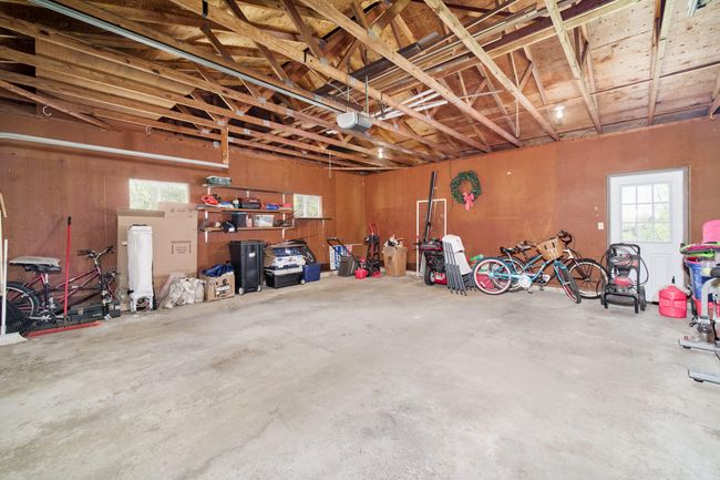 2 Car Garage | Image 38