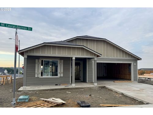 896 Ne Laurel Springs Dr, Hermiston, OR, 97838 | Card Image
