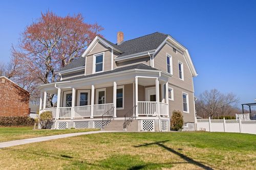 54 E Earle St, Cumberland, RI, 02864-7612 | Card Image