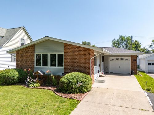612 Walsh St, Crookston, MN, 56716-2746 | Card Image