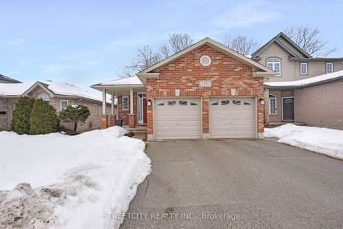 1583 Healy Rd, London, ON, N6G5P4 | Card Image