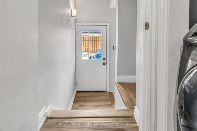 14 Albion Cres, House attached with 5 bedrooms, 3 bathrooms and 4 parking in Brampton ON | Image 20
